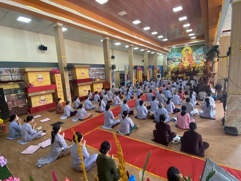 Đông đảo Phật tử tham dự khóa tu "Một ngày phúc lạc" lần thứ 29 tại chùa Trúc Lâm Viên Nghiêm