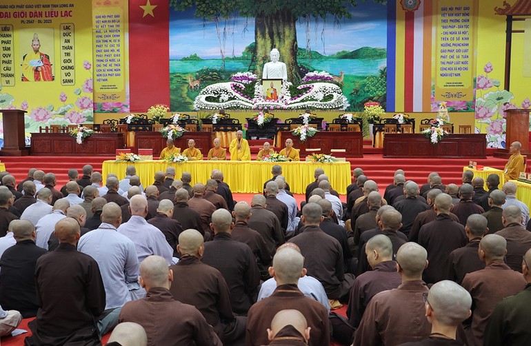 Các giới tử vân tập tại chùa Pháp Minh, chuẩn bị bước vào kỳ khảo hạch Đại giới đàn Liễu Lạc vào chiều 21-5