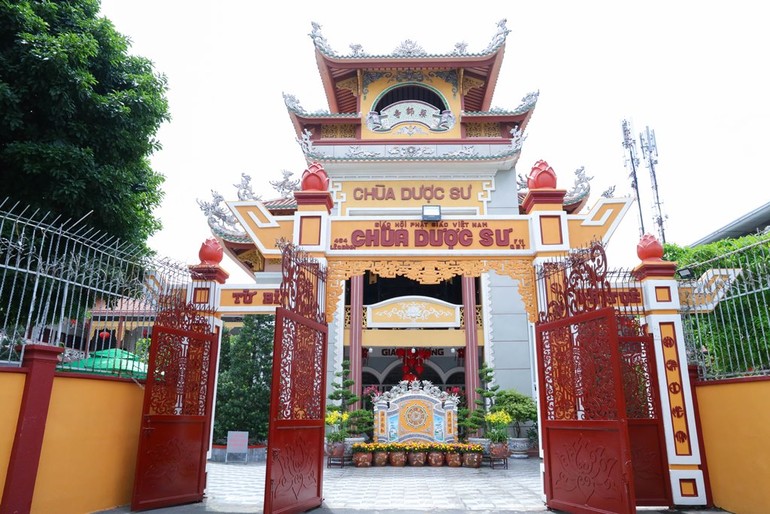 Trường hạ Ni chùa Dược Sư tọa lạc tại 464 Lê Quang Định, P.11, Q.Bình Thạnh, TP.HCM