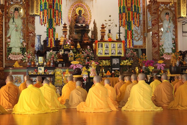 Lễ tưởng niệm húy nhật Trưởng lão Hòa thượng Thích Chí Tín tại chùa Long Sơn (TP.Nha Trang) vào sáng 29-9 (15-8-Quý Mão)