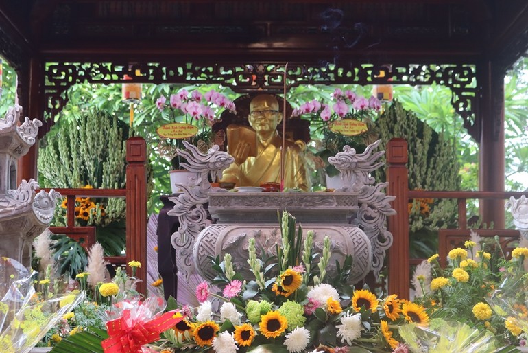 Tôn tượng cố Hòa thượng Thích Trí Viên (1947-2017)