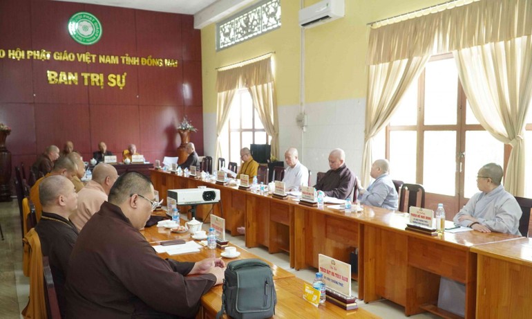 Quang cảnh phiên họp của Ban Thường trực Ban Trị sự GHPGVN tỉnh Đồng Nai, sáng 14-11 tại chùa Tỉnh Hội