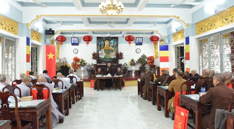 Quang cảnh phiên họp của Ban Trị sự GHPGVN Q.Bình Thạnh tại chùa Dược Sư 