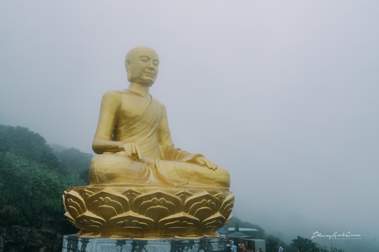 Tôn tượng Phật hoàng Trần Nhân Tông - Ảnh: Phùng Anh Quốc