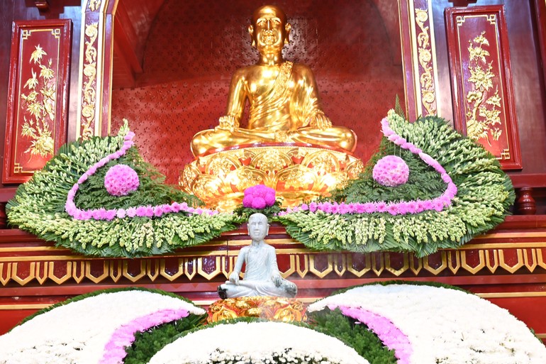 Tôn tượng Phật hoàng Trần Nhân Tông được an vị tại cung Trúc Lâm Yên Tử