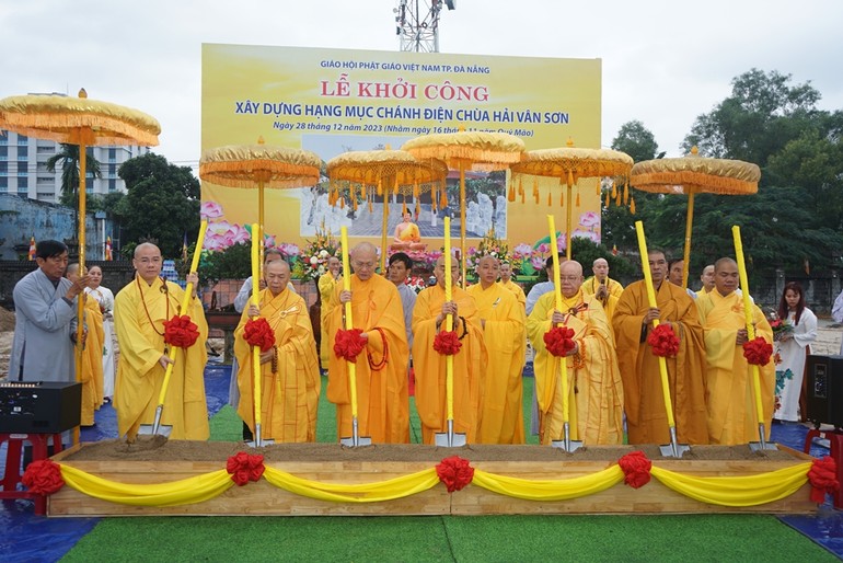 Chính thức khởi công xây dựng chánh điện chùa Hải Vân Sơn vào sáng 28-12