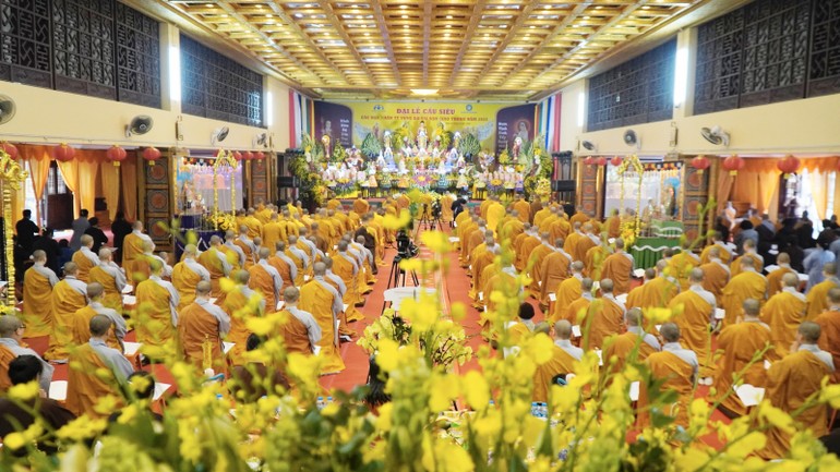 Khóa lễ tụng kinh cầu siêu các nạn nhân tử vong do tai nạn giao thông năm 2023 tại chùa Long Hưng