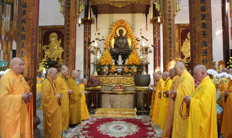 Lễ kỷ niệm ngày Đức Phật Thích Ca Mâu Ni thành đạo được tổ chức tại chánh điện chùa Từ Đàm