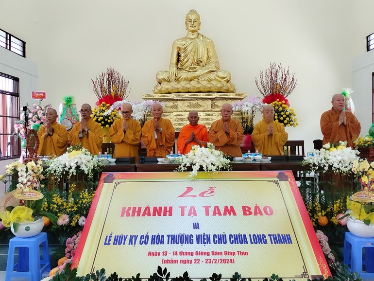 Chư tôn giáo phẩm niệm Phật cầu gia hộ