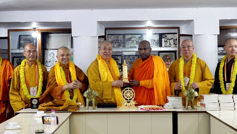 Phái đoàn Ban Văn hóa T.Ư hội đàm cùng đại diện Hiệp hội Maha Bodhi tại Ấn Độ