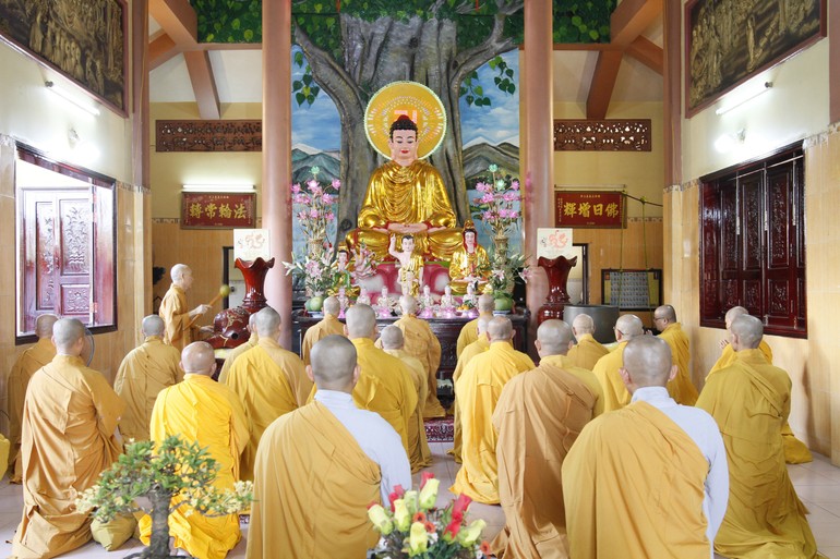Lễ Bố-tát của chư Tăng H.Bình Chánh tại chùa Tam Bửu