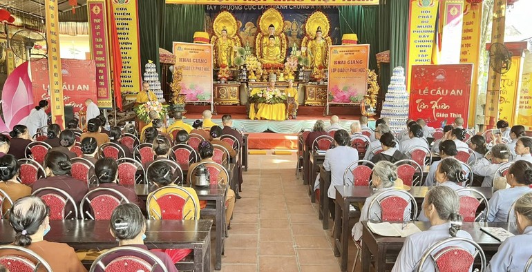 Hơn 200 Phật tử tham gia lớp giáo lý Phật học do Ban Trị sự GHPGVN H.Nho Quan tổ chức tại chùa Hồng Ân