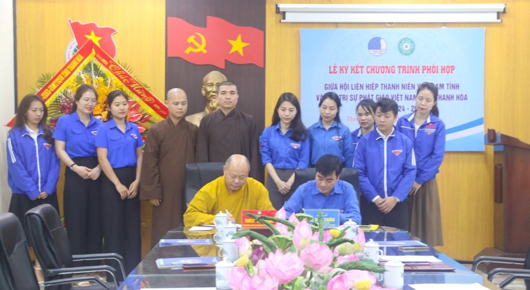 Đại diện Ban Trị sự GHPGVN tỉnh Thanh Hoá và Hội Liên hiệp Thanh niên VN tỉnh ký kết bản ghi nhớ phối hợp các chương trình hoạt động, giai đoạn 2024-2027