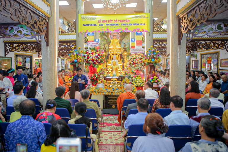 Quang cảnh Lễ hội Tết cổ truyền Campuchia - Lào - Myanmar - Thái Lan tại chùa Phổ Minh 