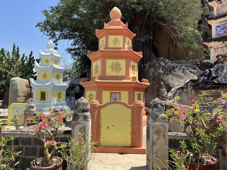 Bảo tháp Hòa thượng Thích Minh Tâm được an trí trong khuôn viên tổ đình Trùng Khánh