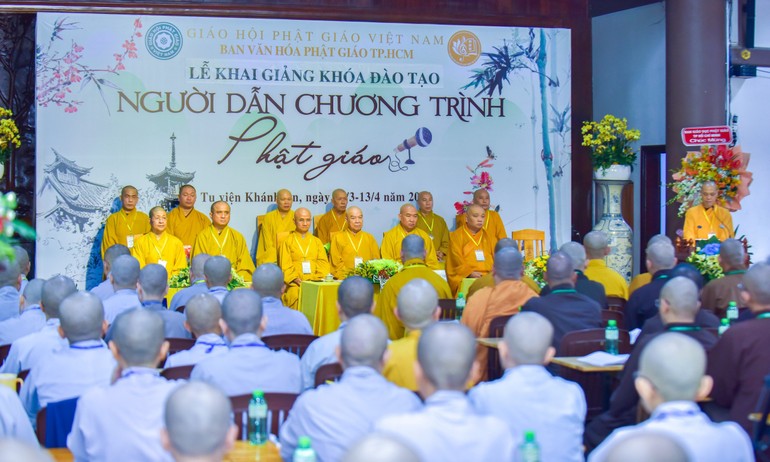 Khóa đào tạo "Người dẫn chương trình Phật giáo" do Ban Văn hóa GHPGVN TP.HCM tổ chức tại tu viện Khánh An (Q.12) 