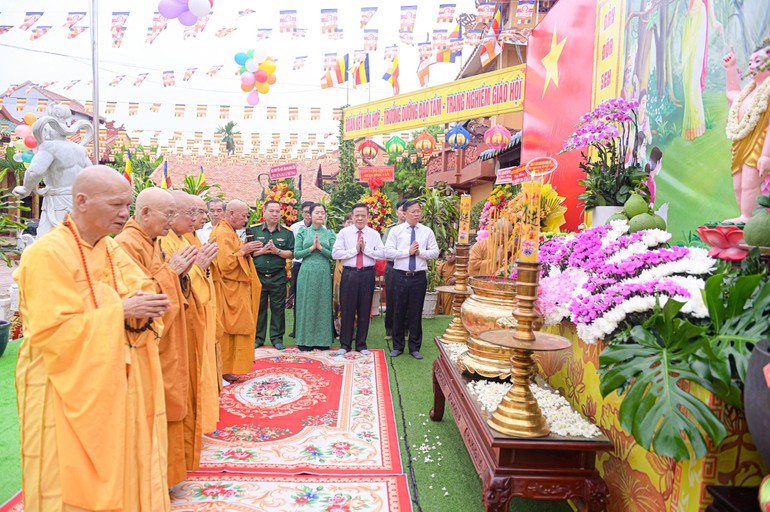 Đại lễ Phật đản Phật lịch 2568 của Phật giáo Q.Bình Tân diễn ra tại tổ đình Long Thạnh