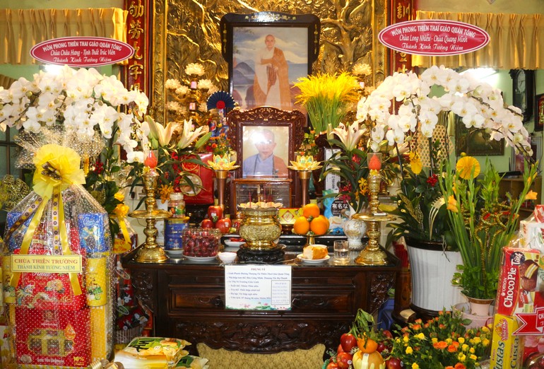 Giác linh đài Ni trưởng Thích nữ Tắc Thanh tại chùa Linh Phước (Q.8, TP.HCM)
