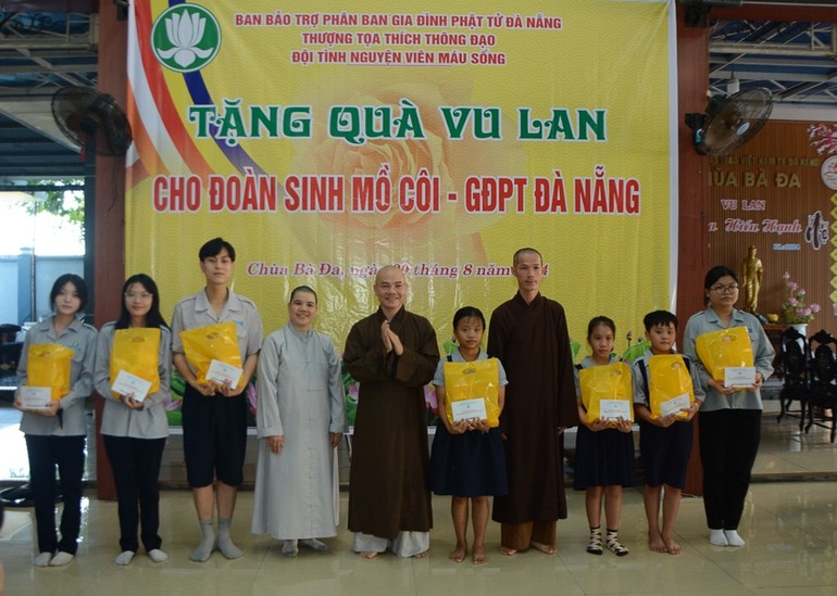 Chia sẻ yêu thương nhân mùa Vu lan - Báo hiếu