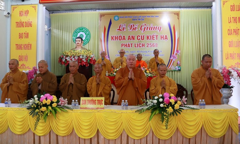 Niệm Phật cầu gia hộ