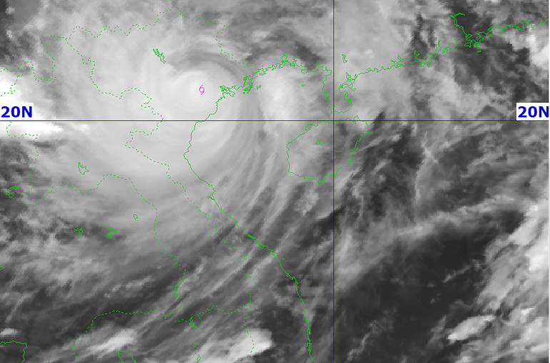 Ảnh vệ tinh cơn bão lúc 18 giờ ngày 7-9