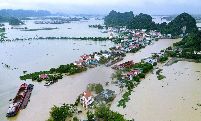 Hàng trăm hộ dân ở xã Gia Thịnh, H.Gia Viễn, Ninh Bình đã bị ngập do nước sông Hoàng Long dâng cao, ảnh hưởng hoàn lưu bão Yagi - Ảnh: Lam Sơn