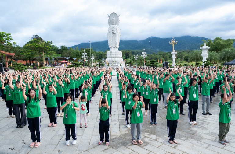 Các em tham dự Hội trại "Vườn ươm thiện nhân" tại Đại tùng lâm Hoa Sen (Quốc lộ 20, thị trấn Đạ M’ri, H.Đạ Huoai, tỉnh Lâm Đồng)