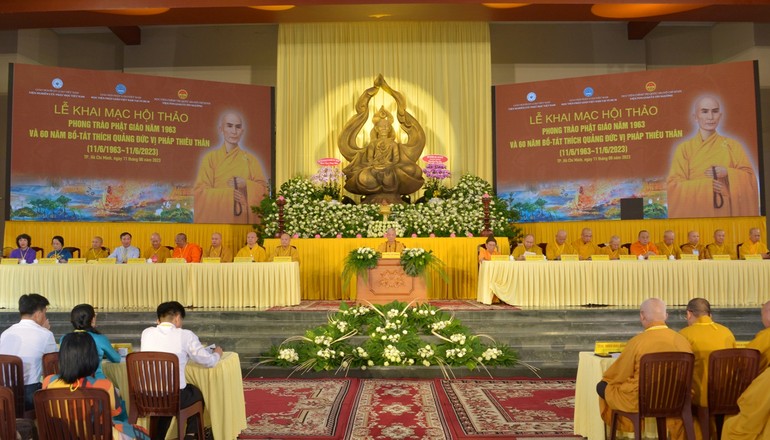 Sáng 11-6, hội thảo khoa học với chủ đề “Phong trào Phật giáo năm 1963 và 60 năm Bồ-tát Thích Quảng Đức vị pháp thiêu thân” đã chính thức khai mạc tại đại giảng đường Minh Châu - cơ sở II Học viện Phật giáo VN tại TP.HCM - Ảnh: Bảo Toàn