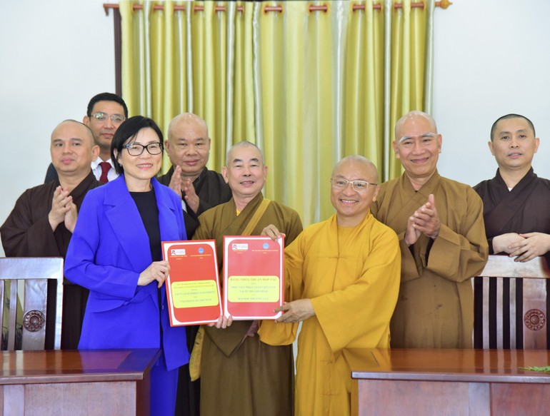 Học viện Phật giáo VN tại TP.HCM ký kết thỏa thuận hợp tác với Đại học Tây Lai (University of the West) vào sáng 21-12