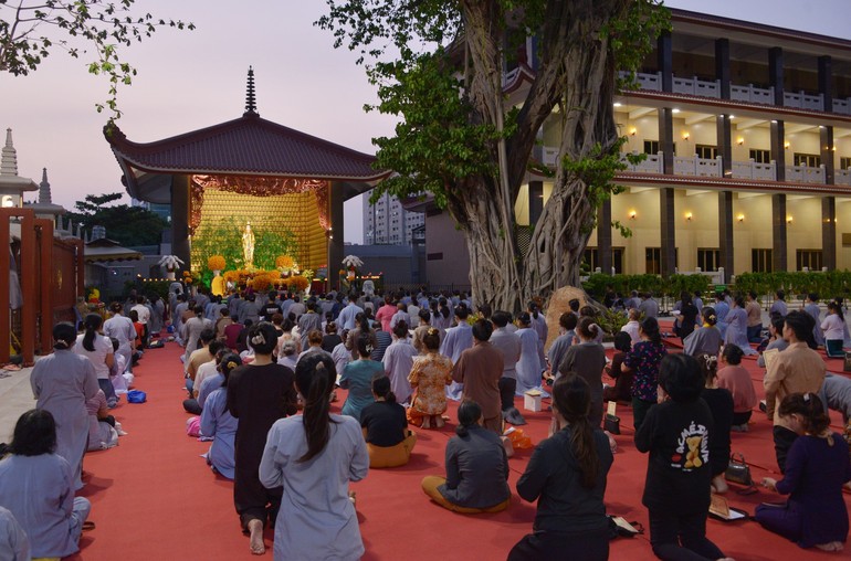 Đông đảo Phật tử về chùa Phổ Quang tham dự khóa tu lễ ngũ bách danh - Ảnh: Bảo Toàn/BGN