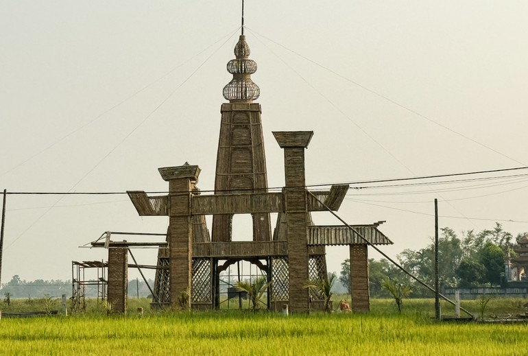 Mô hình bằng tre mừng Phật đản của Phật giáo H.Triệu Phong, Quảng Trị được thiết trí tại chùa An Trú 