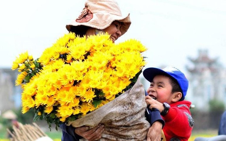 Bên con có mẹ. Ảnh minh họa