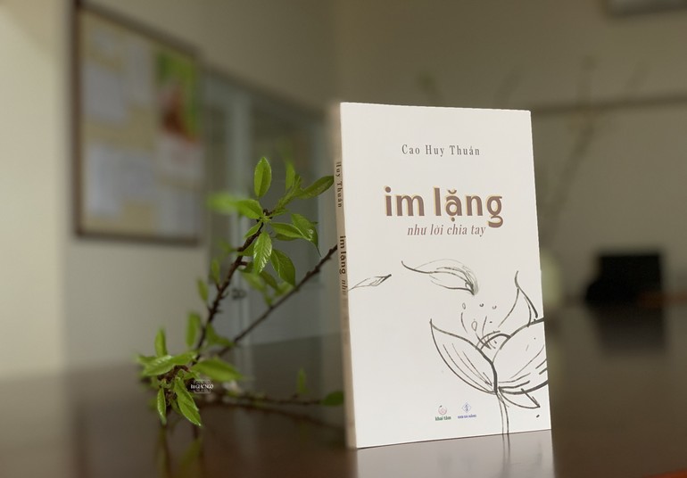 "Im lặng như lời chia tay" - sách mới của GS.Cao Huy Thuần - Ảnh: HĐ