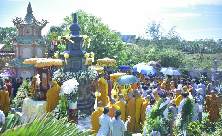 Bảo tháp Trưởng lão Hòa thượng Thích Hiển Tu trong khuôn viên tổ đình Bửu Sơn (H.Ba Tri, tỉnh Bến Tre) - Ảnh: Quảng Đạo/BGN