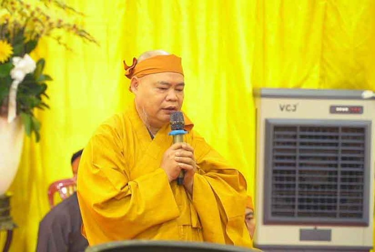 Thượng tọa Thích Thanh Phong trong Lễ tang Trưởng lão Hòa thượng Thích Trí Tịnh tại chùa Vĩnh Nghiêm - Ảnh: Quảng Đạo/BGN