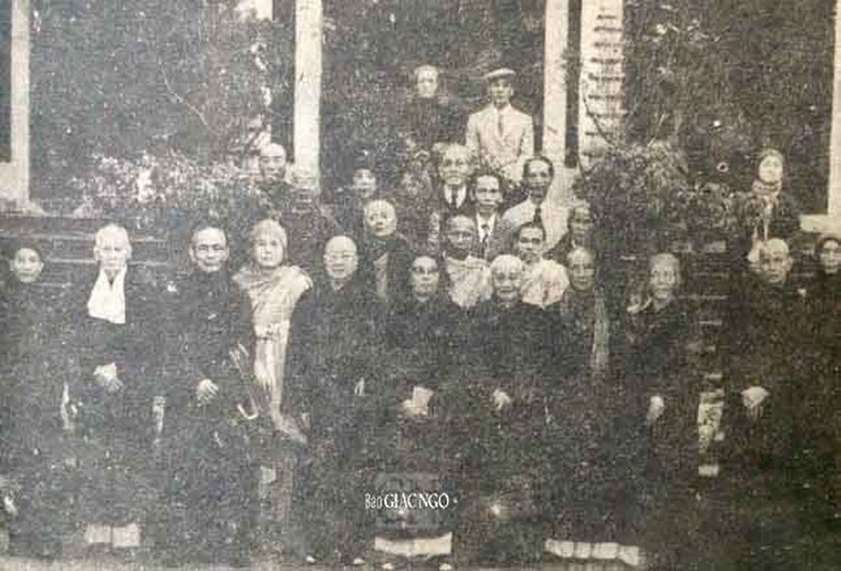 Chư tôn giáo phẩm các thành viên Ban Vận động tại chùa Quán Sứ, tham dự Hội nghị kỳ 2, ngày 18-1-1981 - Ảnh Tư liệu của Báo Giác Ngộ