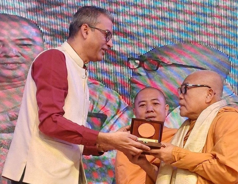 Hòa thượng Thích Giác Toàn tham dự lễ kỷ niệm 75 năm thành lập Nava Nalanda Mahavihara (Ấn Độ) và đặt đá xây dựng Hội trường Thích Minh Châu do Viện Nghiên cứu Phật học VN chủ trương và tài trợ 