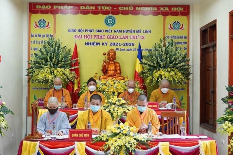 Chư tôn đức chứng minh, chủ tọa đoàn đại hội Phật giáo huyện Mê Linh lần thứ IX, nhiệm kỳ 2021-2026