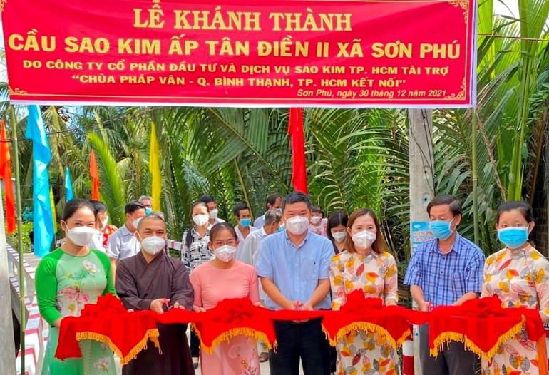 Cắt băng khánh thành cầu bê-tông cầu Sao Kim