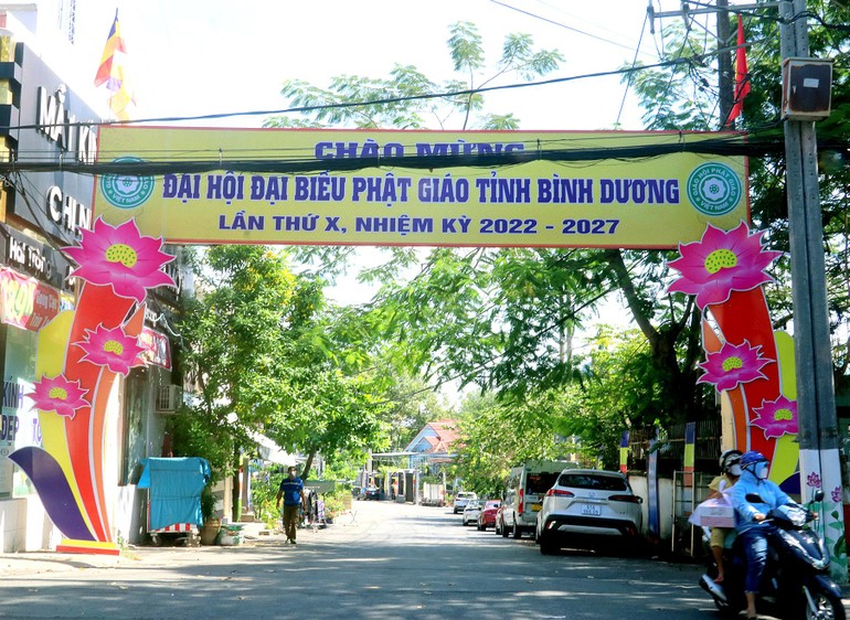 Cổng chào đại biểu tham dự đại hội 