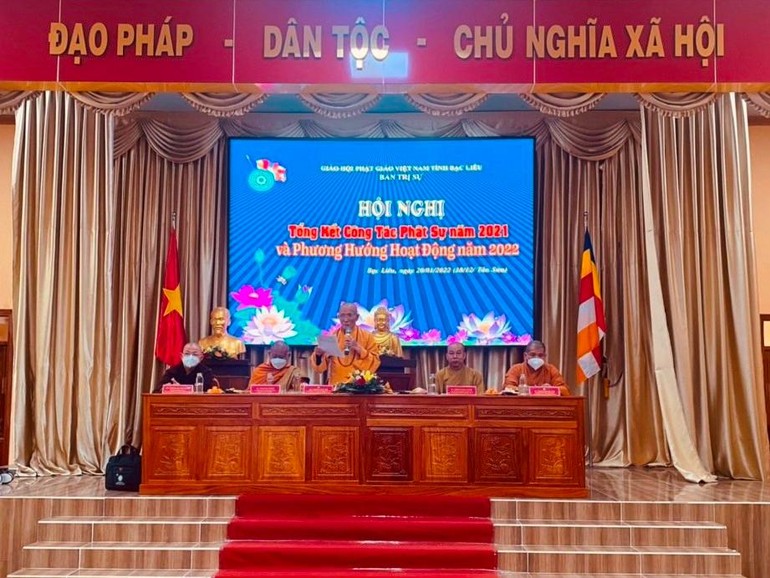 Hòa thượng Thích Huệ Trí phát biểu tại hội nghị