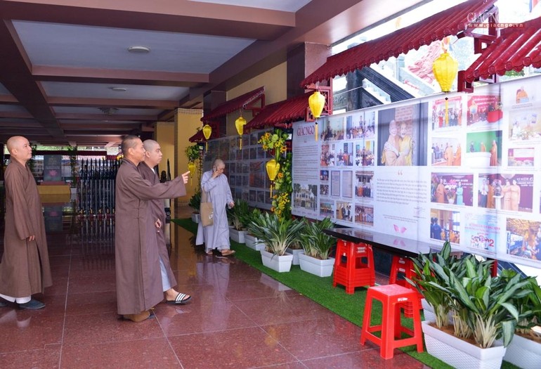 Triển lãm sẽ khai mạc vào lúc 7 giờ ngày mai, 12-6 tại Việt Nam Quốc Tự