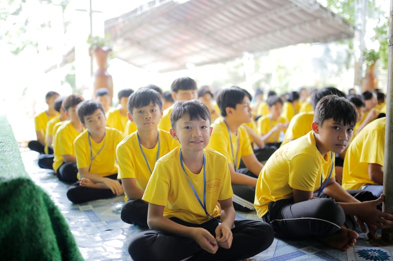 Các em tham gia trại hè "Chấp cánh ước mơ"