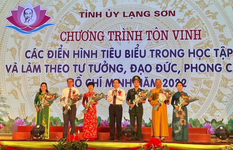 Thượng tọa Thích Quảng Truyền là một trong 6 đơn vị, cá nhân được Tỉnh ủy Lạng Sơn tôn vinh 