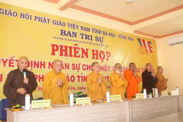 Chư vị giáo phẩm chủ tọa