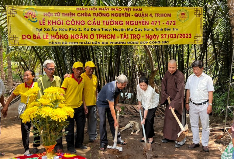 Thực hiện nghi thức khởi công 2 cây cầu bê-tông tại Bến Tre