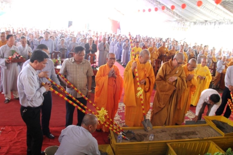 Đắk Lắk: Lễ đặt đá xây dựng chánh điện chùa Bồ Đề (TP.Buôn Ma Thuột)