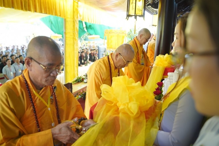 Cắt băng khánh thành ngôi chánh điện chùa An Lưu