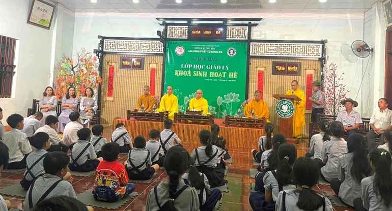 Bình Định: Chùa Long Đa (TX.An Nhơn) khai giảng lớp học giáo lý cho đoàn sinh Gia đình Phật tử