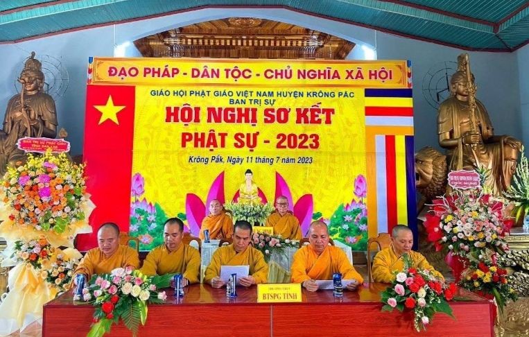 Chư tôn đức chứng minh, tham dự hội nghị sơ kết Phật sự GHPGVN H.Krông Pắc